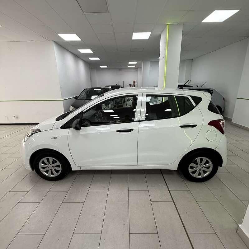 Usado Hyundai i10 67 CV (49 kW) 2016 Blanco Utilitario