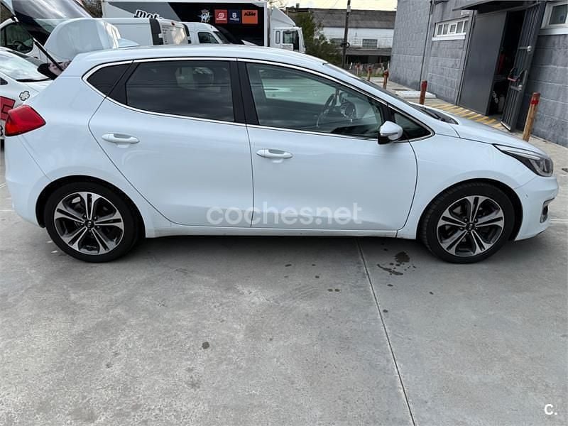 Usado Kia Ceed GT 136 CV (100 kW) 2017 Blanco Berlina
