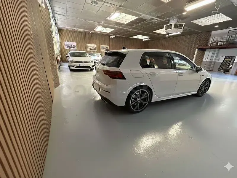 Usado VW Golf VIII R 320 CV (235 kW) 2021 Blanco Berlina