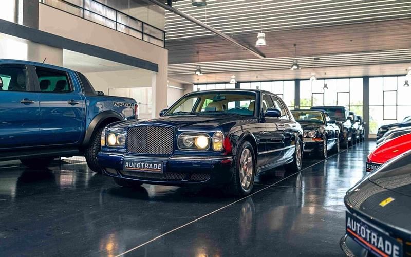 Azul Usado 2003 Bentley Arnage Berlina | 38.000 € - Imagen 1/4