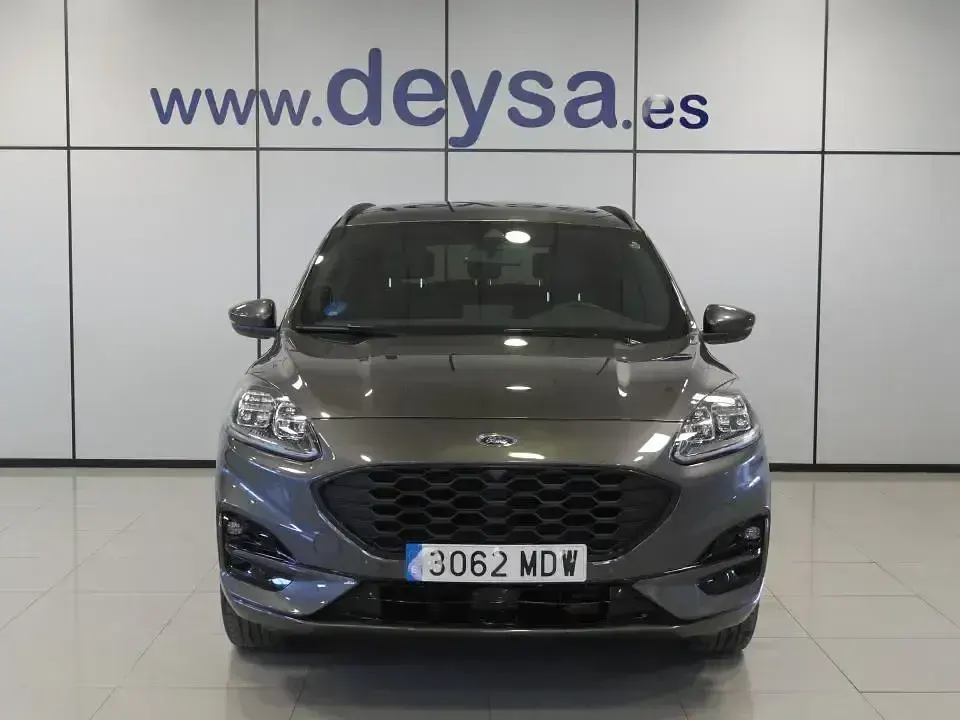 Usado Ford Kuga ST-Line X 225 CV (165 kW) 2023 Gris SUV
