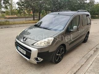 Gris / plata Usado 2009 Peugeot Partner Tepee Outdoor Monovolumen | 7995 € (Precio justo) - Imagen 1/4