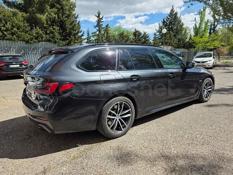 Usado BMW 530e Comfort Edition 292 CV (214 kW) 2022 Gris / plata Familiar