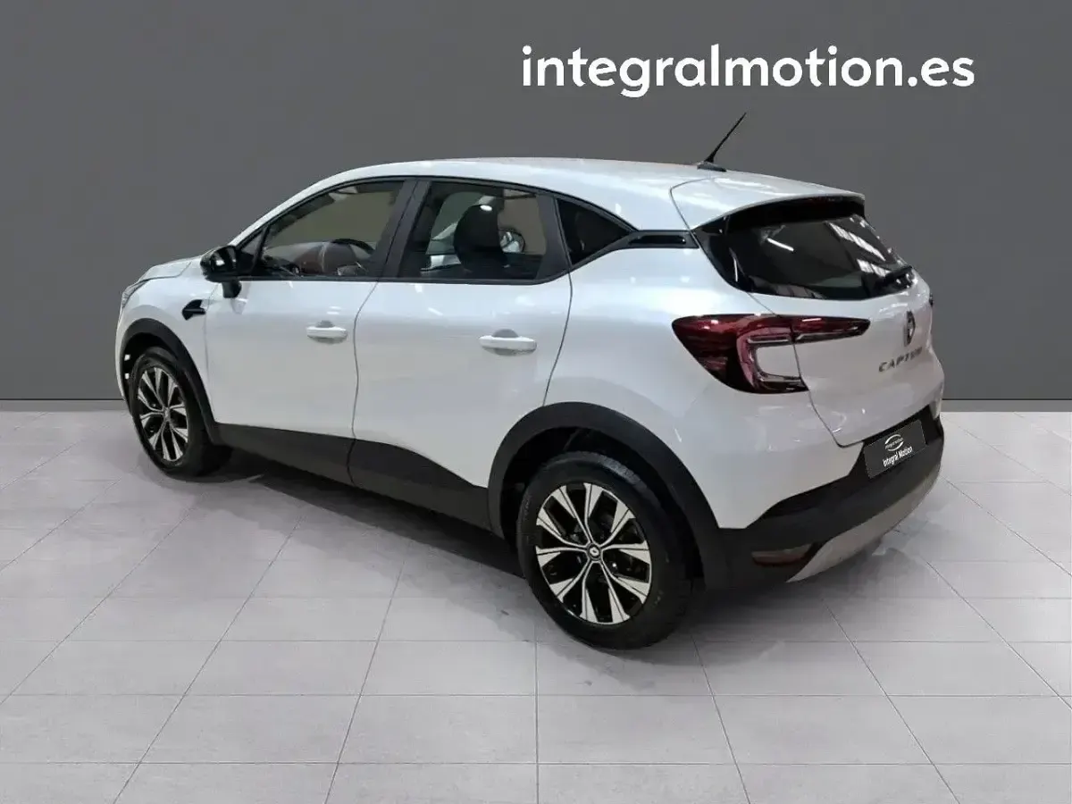 Usado Renault Captur Intens 100 CV (73 kW) 2022 Blanco SUV
