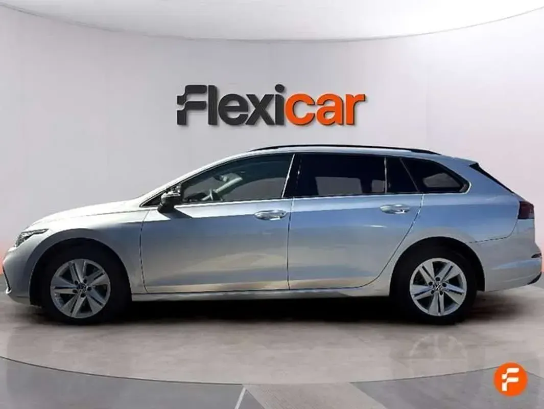 Usado VW Golf VIII 116 CV (85 kW) 2021 Gris Familiar