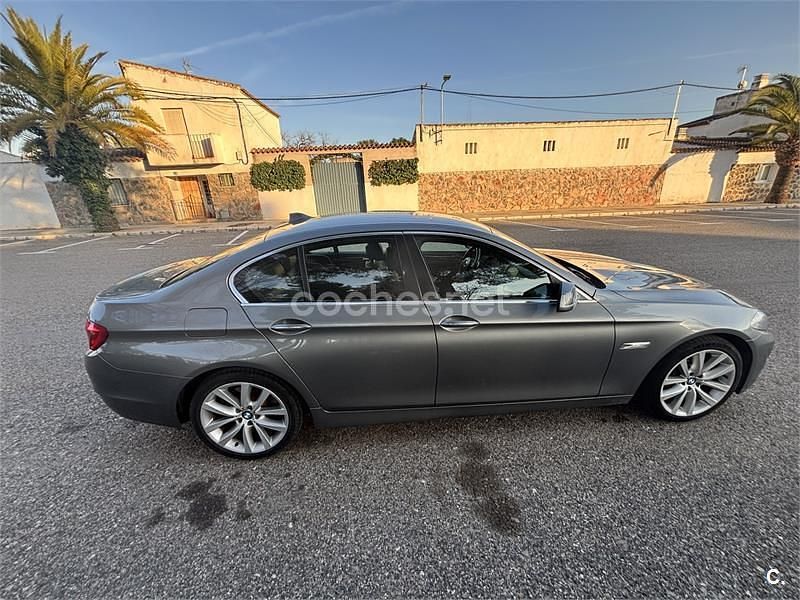 Usado BMW 530 235 CV (172 kW) 2010 Gris / plata Berlina