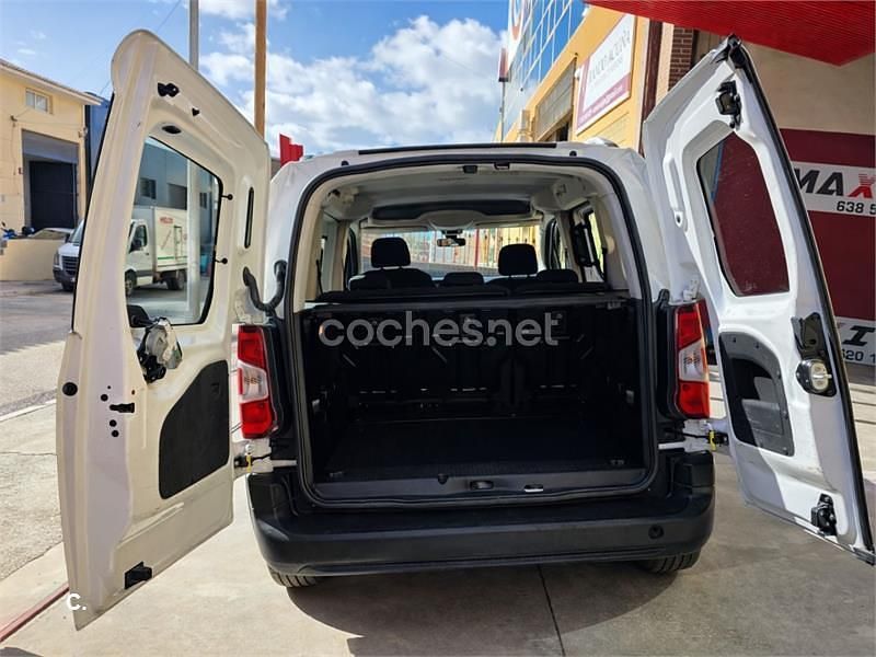 Usado Peugeot Rifter Active 100 CV (73 kW) 2019 Blanco Monovolumen