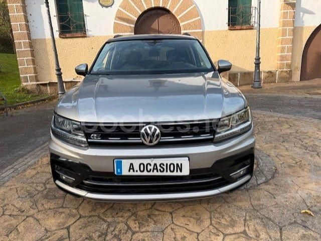 Usado VW Tiguan R-line 150 CV (110 kW) 2020 Gris / plata SUV