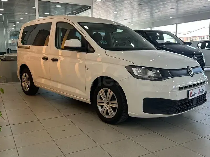 Usado VW Caddy 102 CV (75 kW) 2023 Blanco Monovolumen