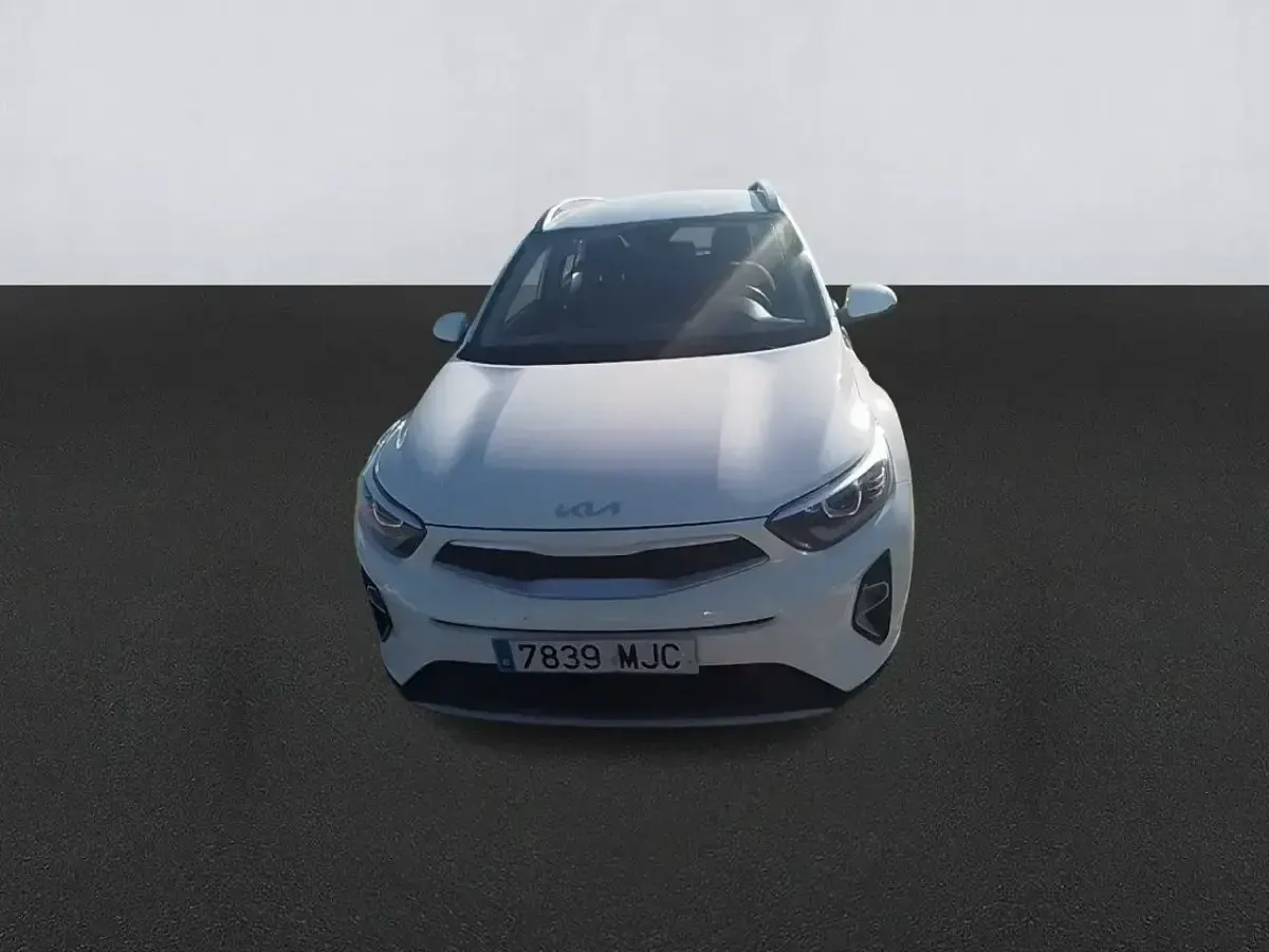 Usado Kia Stonic 84 CV (61 kW) 2023 Blanco SUV