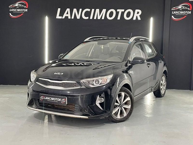 Usado Kia Stonic 84 CV (61 kW) 2022 Negro SUV