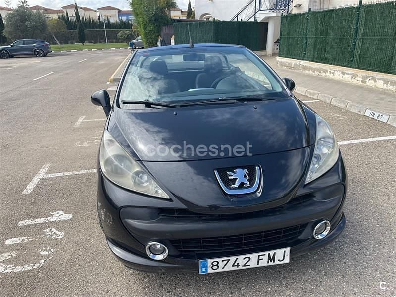 Usado Peugeot 207 CC 120 CV (88 kW) 2007 Negro Descapotable