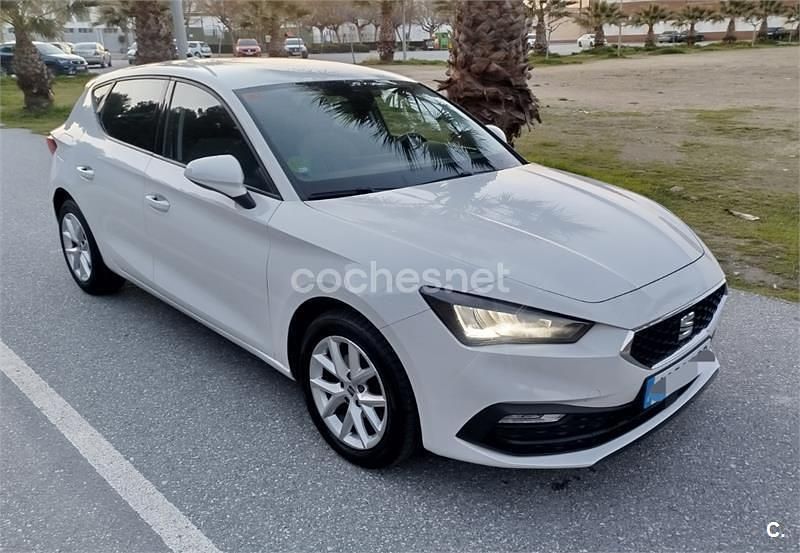 Usado Seat Leon Style 115 CV (84 kW) 2021 Blanco Berlina