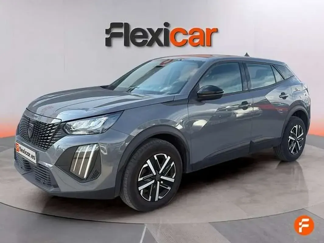 Usado Peugeot 2008 Active 102 CV (75 kW) 2023 Gris SUV