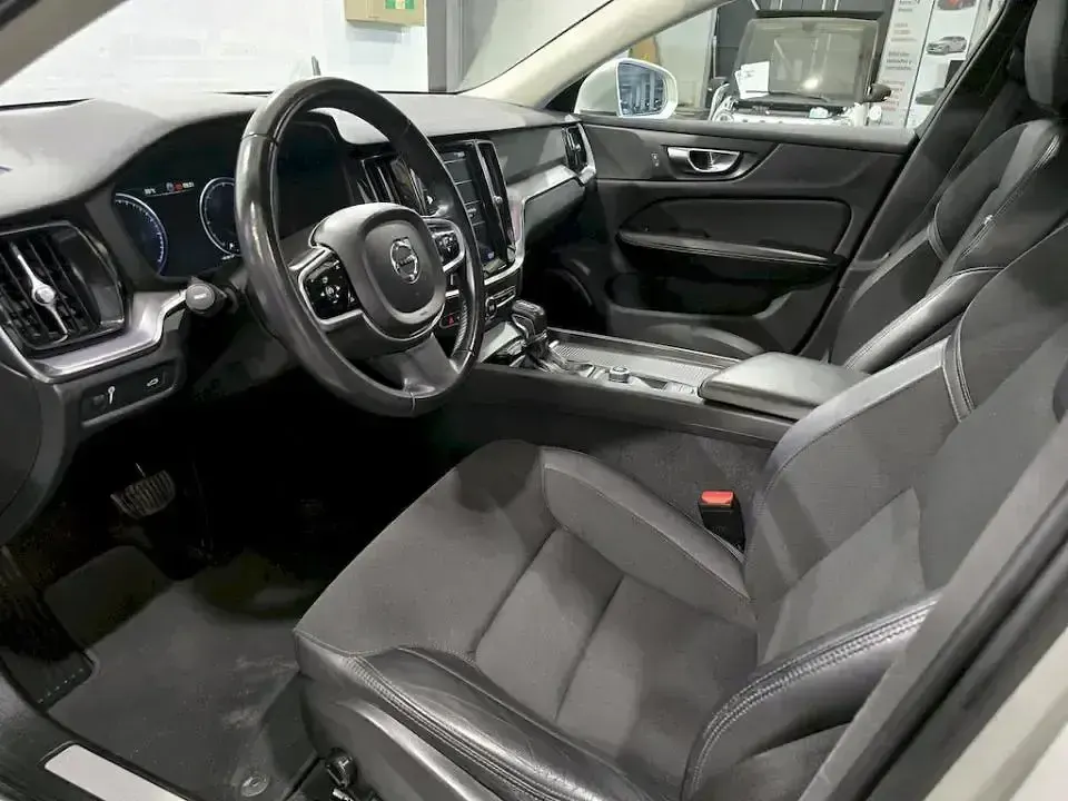 Usado Volvo V60 CC 190 CV (139 kW) 2019 Gris Familiar