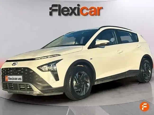 Usado Hyundai Bayon 100 CV (73 kW) 2023 Blanco SUV