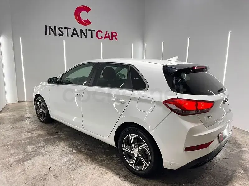 Usado Hyundai i30 N Line 100 CV (73 kW) 2024 Blanco Berlina