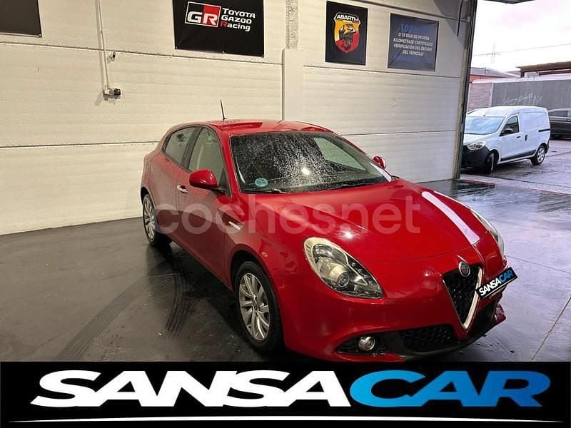 Usado Alfa Romeo Giulietta 120 CV (88 kW) 2017 Rojo Utilitario