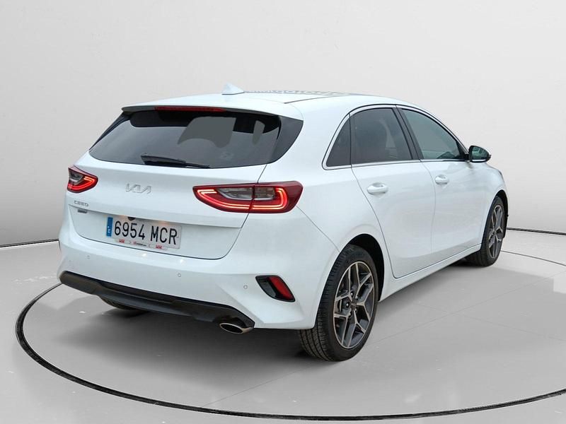 Usado Kia Ceed 162 CV (119 kW) 2022 Blanco Utilitario