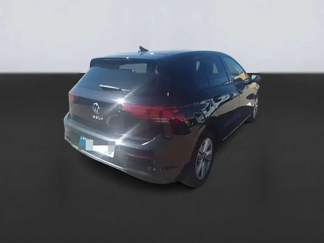 Usado VW Golf VIII Life 116 CV (85 kW) 2021 Negro Utilitario
