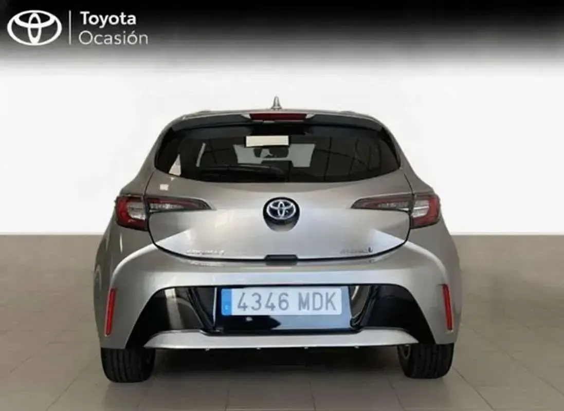 Usado Toyota Corolla Active 122 CV (89 kW) 2023 Gris Utilitario