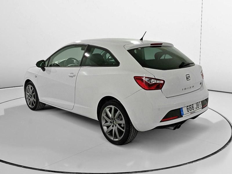 Usado Seat Ibiza 105 CV (77 kW) 2014 Utilitario
