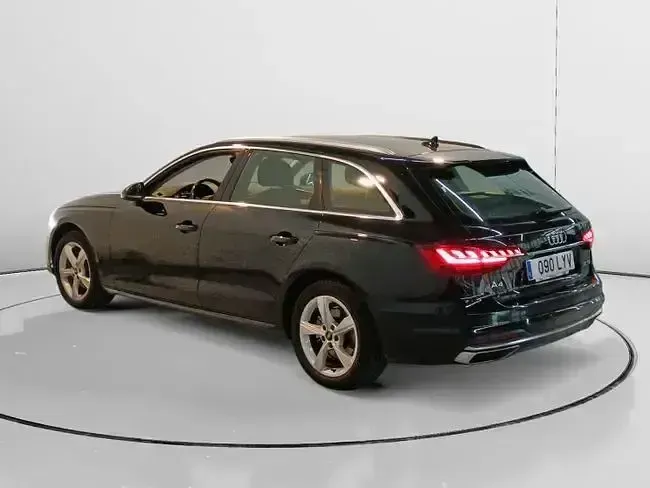 Usado Audi A4 Advanced Plus 163 CV (119 kW) 2022 Negro Familiar