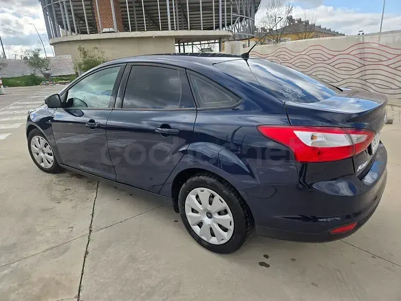 Usado Ford Focus Trend 115 CV (84 kW) 2012 Azul Berlina