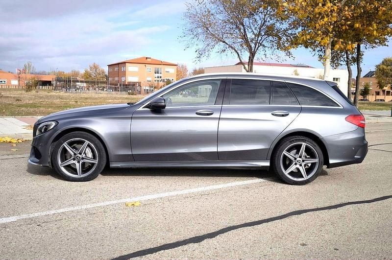 Usado Mercedes C220 170 CV (125 kW) 2018 Gris Berlina