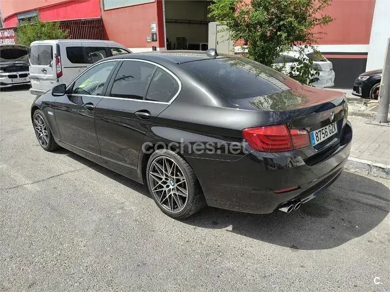 Usado BMW 520 177 CV (130 kW) 2010 Negro Berlina