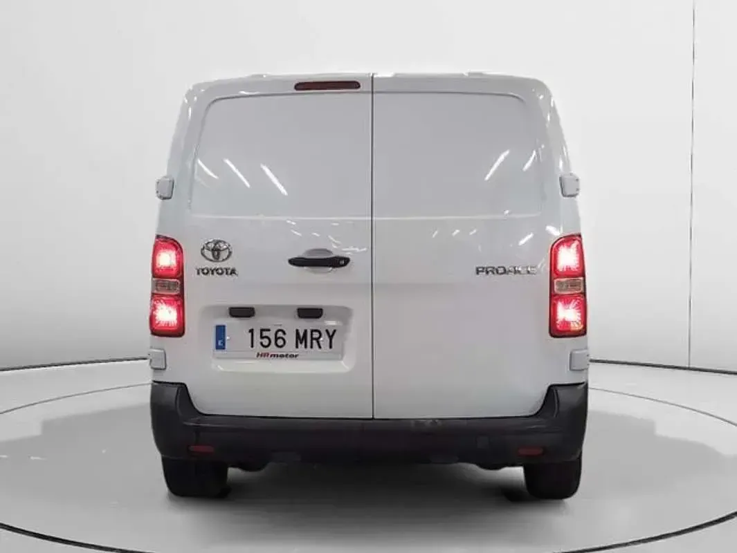 Usado Toyota Proace City City 102 CV (75 kW) 2024 Blanco Monovolumen