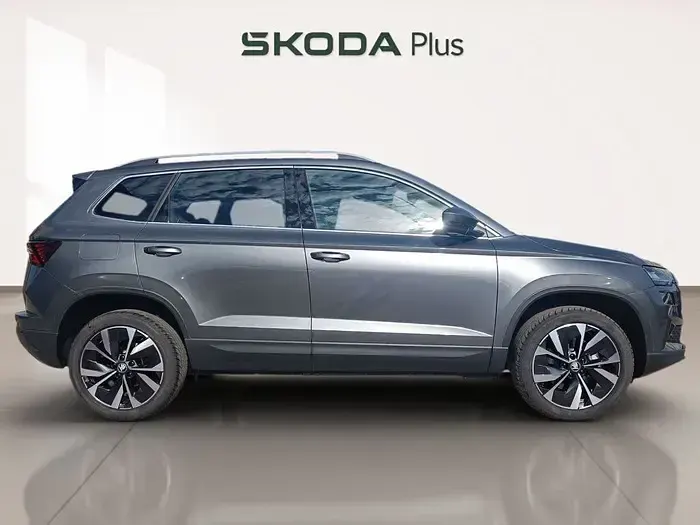 Usado Skoda Karoq Selection 150 CV (110 kW) 2025 Gris SUV