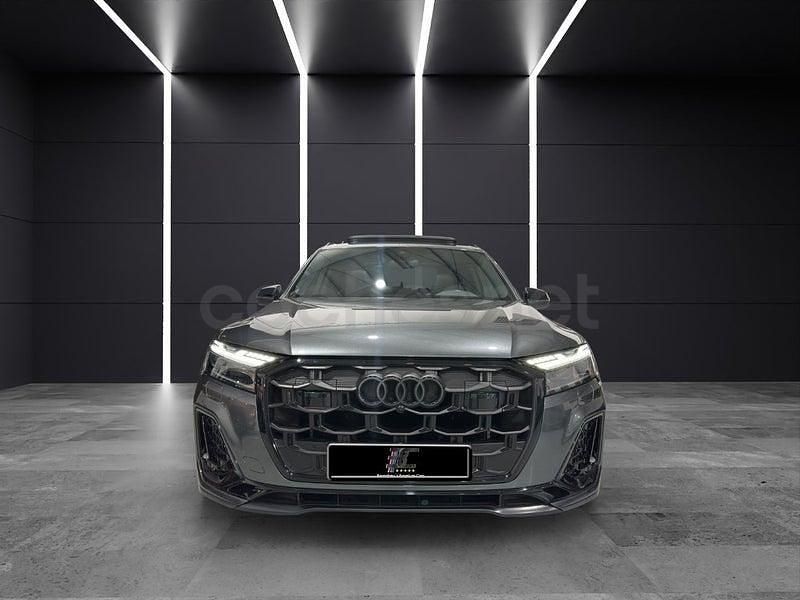 Usado Audi SQ7 Ambiente 507 CV (372 kW) 2025 Gris / plata SUV