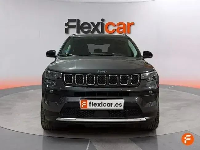 Usado Jeep Compass Limited 190 CV (139 kW) 2023 Gris SUV