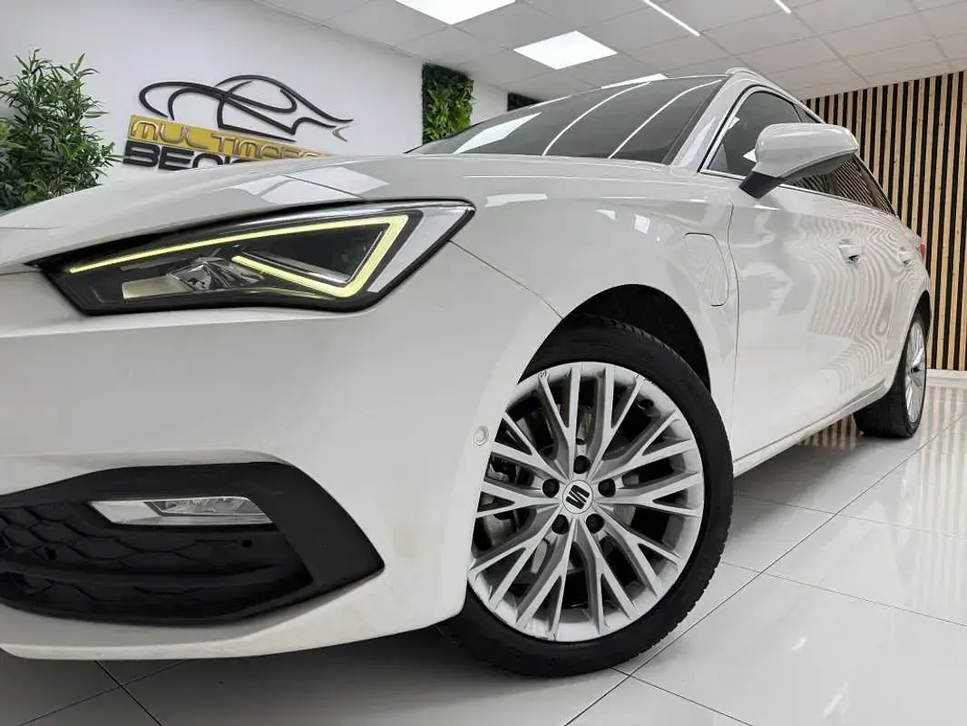 Usado Seat Leon ST XCELLENCE 205 CV (150 kW) 2021 Blanco Familiar