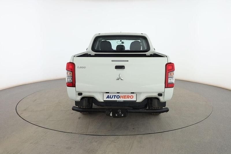 Usado Mitsubishi L200 Edition 150 CV (110 kW) 2021 Blanco Pickup/Camioneta