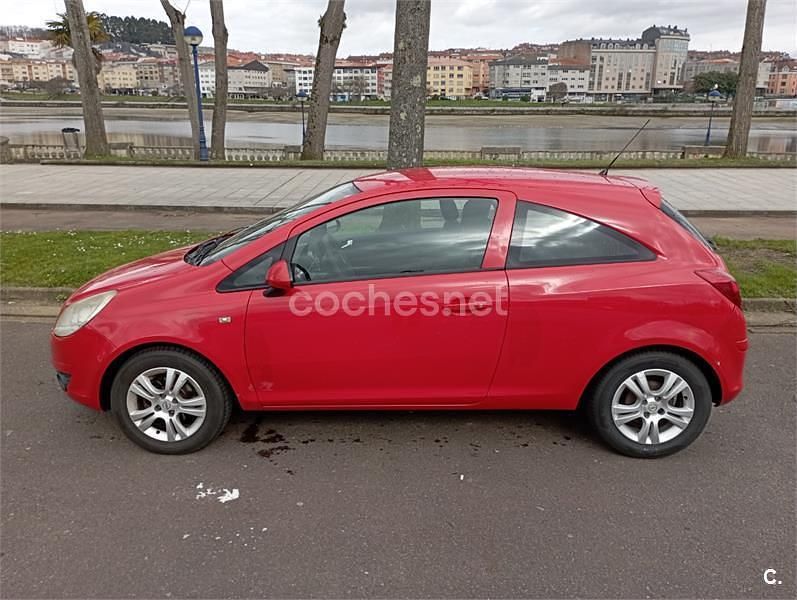Usado Opel Corsa 75 CV (55 kW) 2008 Rojo Utilitario