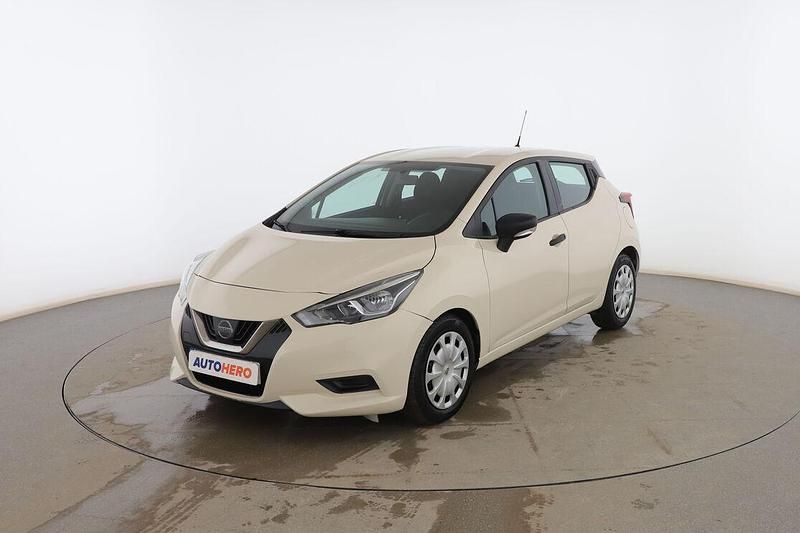 Usado Nissan Micra Acenta 101 CV (74 kW) 2019 Beige Berlina