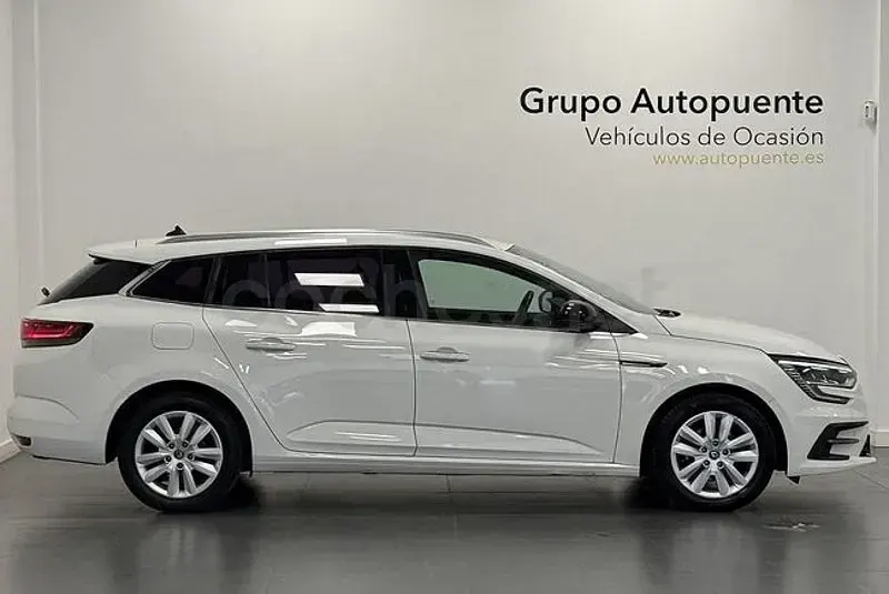 Usado Renault Mégane GrandTour Equilibre 115 CV (84 kW) 2023 Blanco Familiar