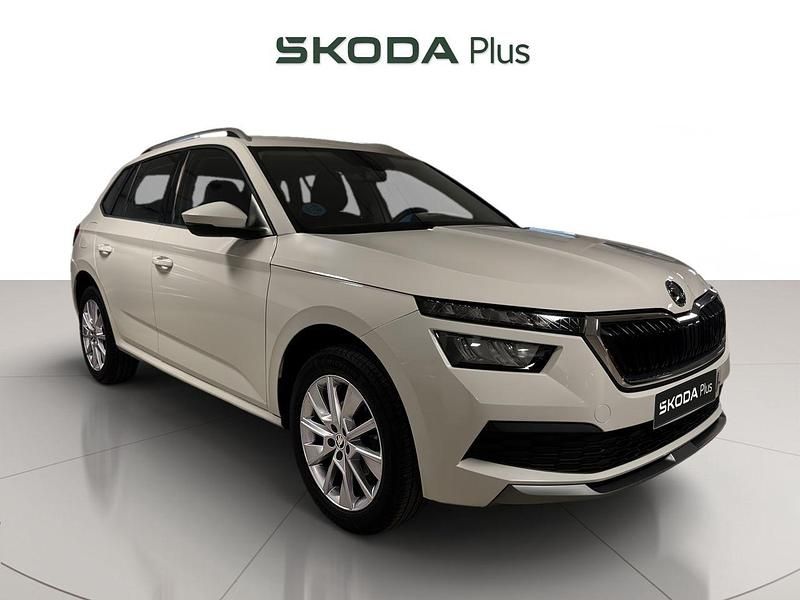 Usado Skoda Kamiq Ambition 110 CV (80 kW) 2023 Blanco SUV