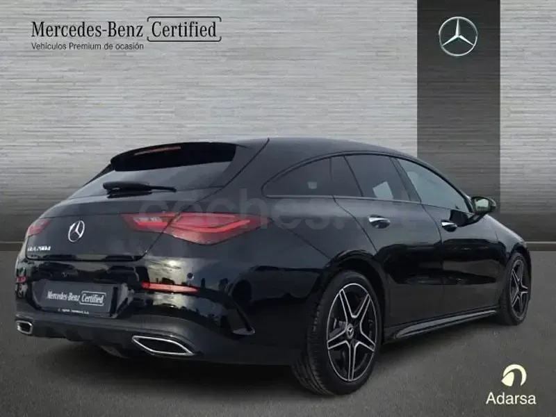 Usado Mercedes CLA200 150 CV (110 kW) 2025 Negro Familiar