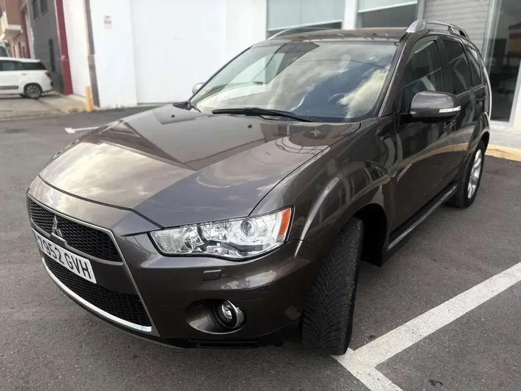 Usado Mitsubishi Outlander 156 CV (114 kW) 2010 Gris SUV