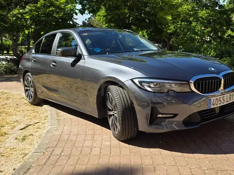 Usado BMW 320e Comfort Edition 204 CV (150 kW) 2021 Gris / plata Berlina