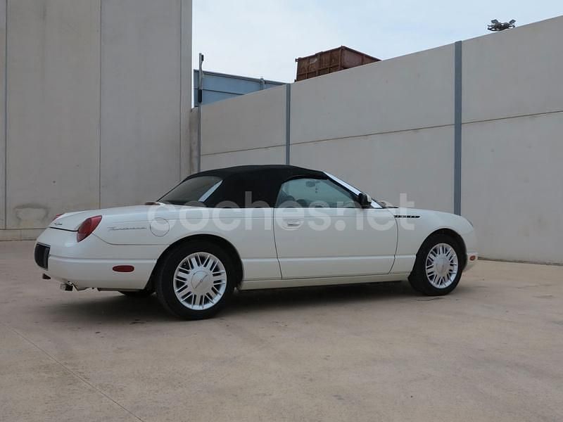 Usado Ford Thunderbird 252 CV (185 kW) 2002 Descapotable