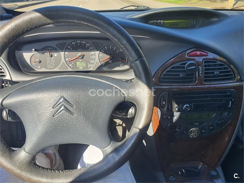 Usado Citroën C5 Exclusive 110 HP (80 kW) 2002 Cinzento Sedan