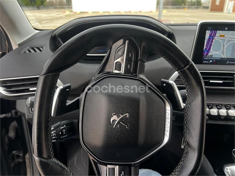 Usado Peugeot 3008 GT-line 120 CV (88 kW) 2018 Negro SUV