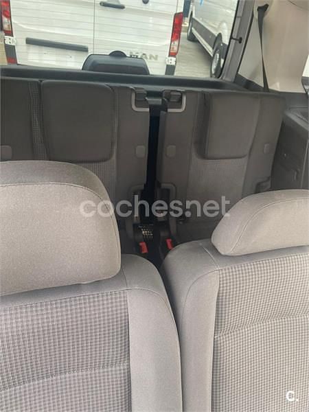 Usado VW Caddy 102 CV (75 kW) 2021 Gris / plata Monovolumen