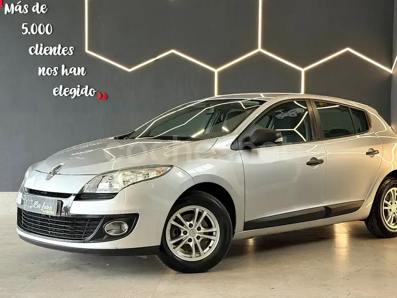 Usado Renault Mégane III Dynamique 110 CV (80 kW) 2012 Gris / plata Berlina