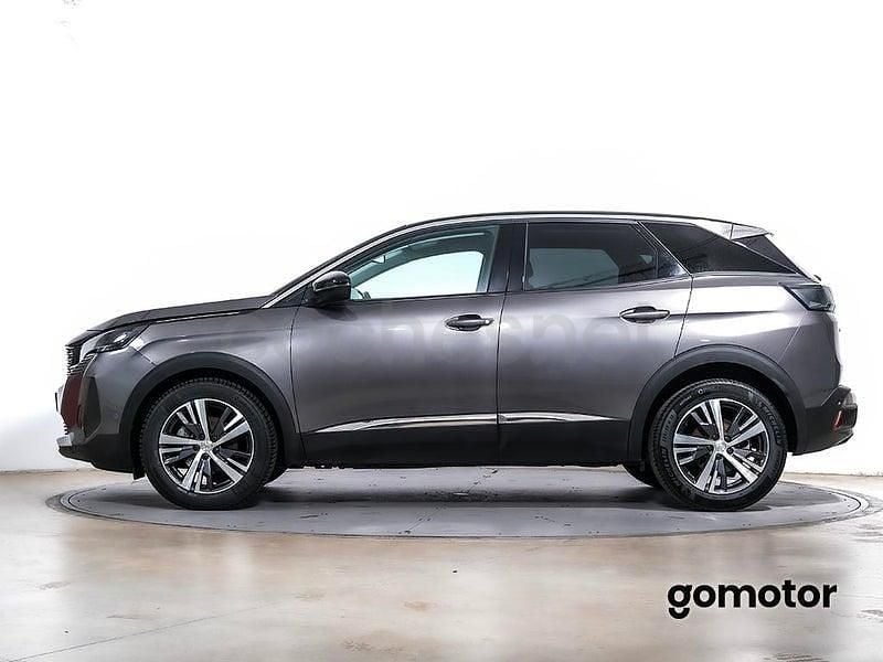 Usado Peugeot 3008 Allure 130 CV (95 kW) 2021 Gris / plata SUV