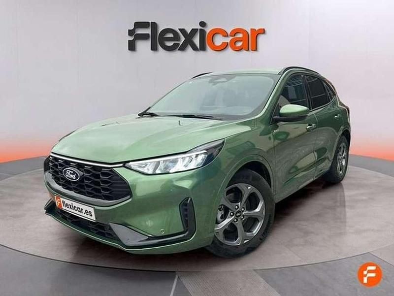 Usado Ford Kuga ST-Line 150 CV (110 kW) 2025 Verde SUV